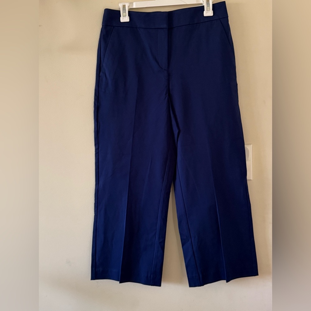 NWT!-{LOFT}-Size:8- Navy Slim Wide Leg Crop Trousers